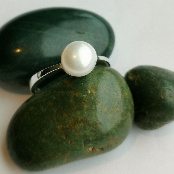 JEM Designs Jewelry - Sterling Silver White freshwater pearl ring sz 9